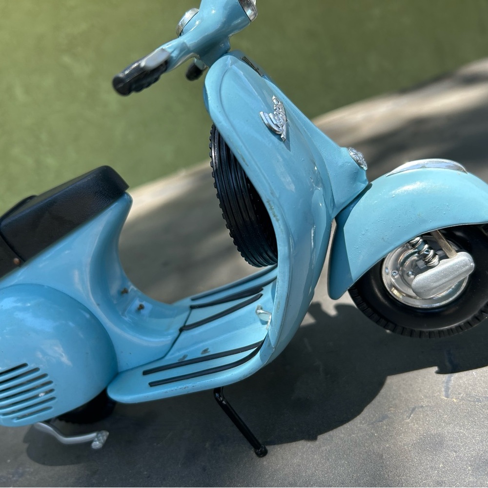 Blue and Black Die-Cast Model Scooters with Classic Design